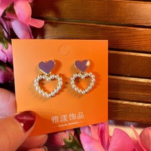 Fashion Jewelry Pierced earrings. Purple Hearts with Imitation Pearl Hearts